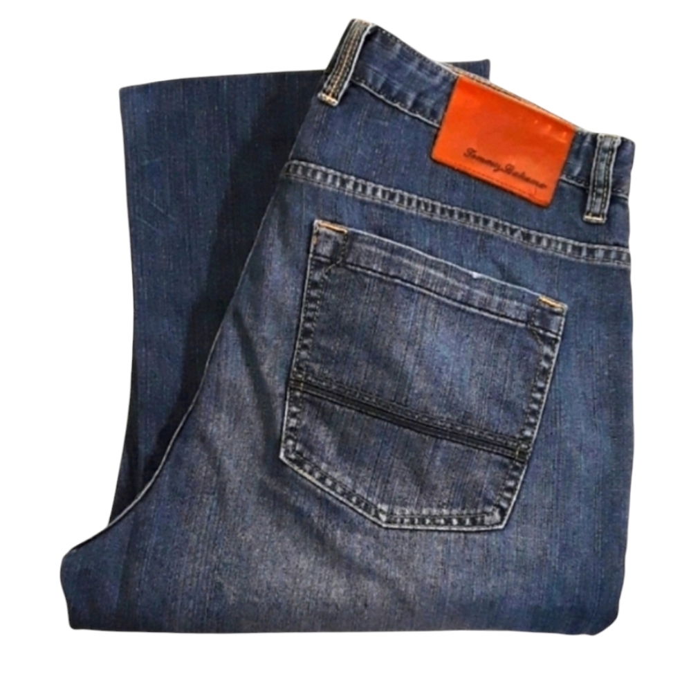 ⛵️Tommy Bahama Blue Standard Fit Jeans. Men's Size: Waist 35x32 Inseam.